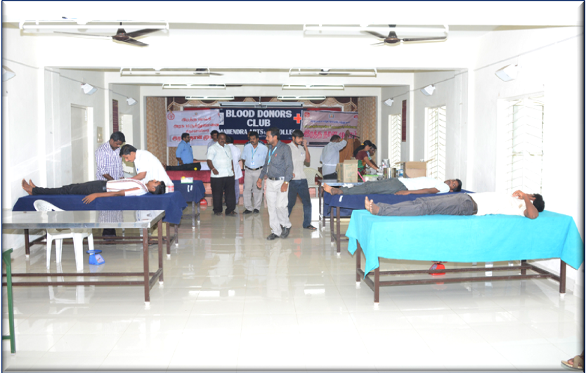 NSS Volunteers at Blood Donation Camp at our College Campus
